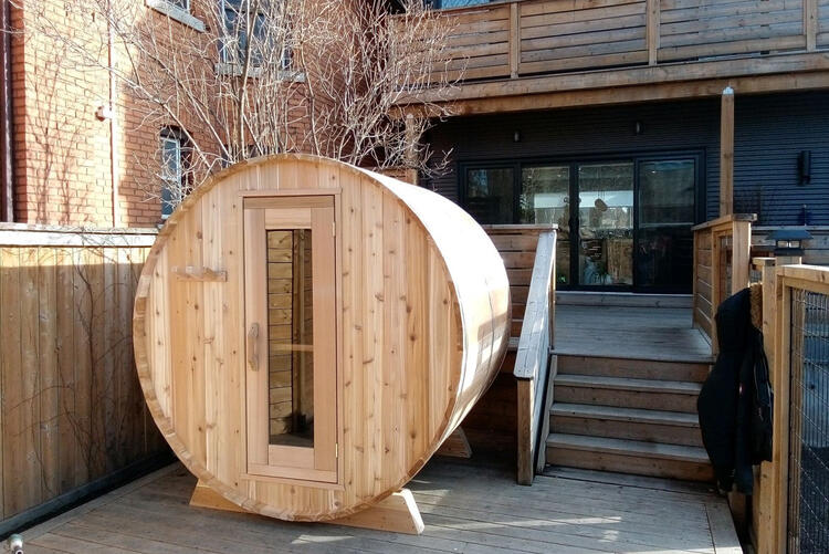 Red Cedar Knotty Barrel Sauna Leisurecraft Europe